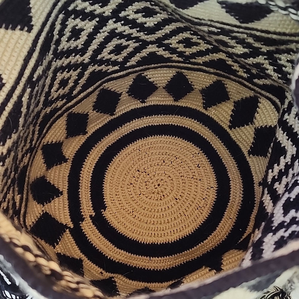 CHILA HANDMADE DRAWSTRING BUCKET BAG - Picture 9 of 13